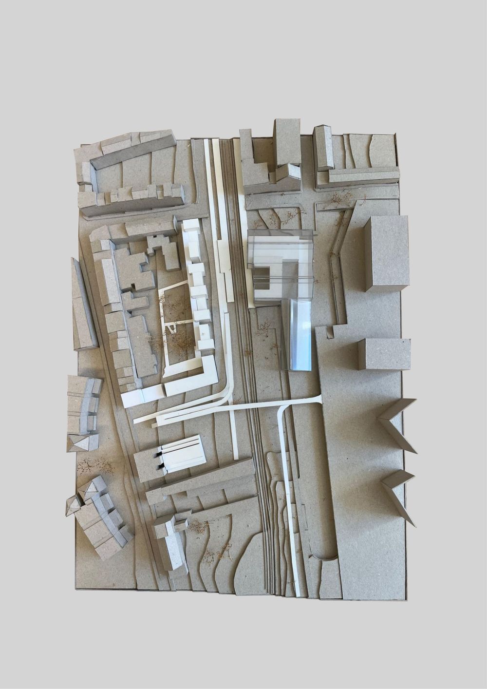 5 Louis.deffense Remi.nicolas Benoit.istasse Ea P35 Model2 (3) Small