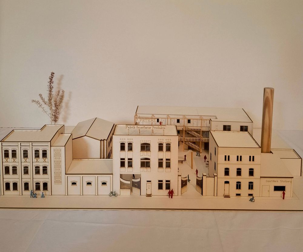 5 Angelika.ohm Ea P35 Model1 Small