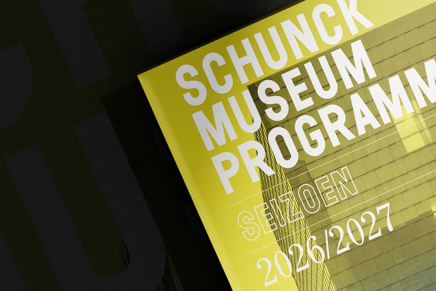 Omslag van het SCHUNCK Museumprogramma 2026/2027 in gele tinten, met een gebouw op de achtergrond.