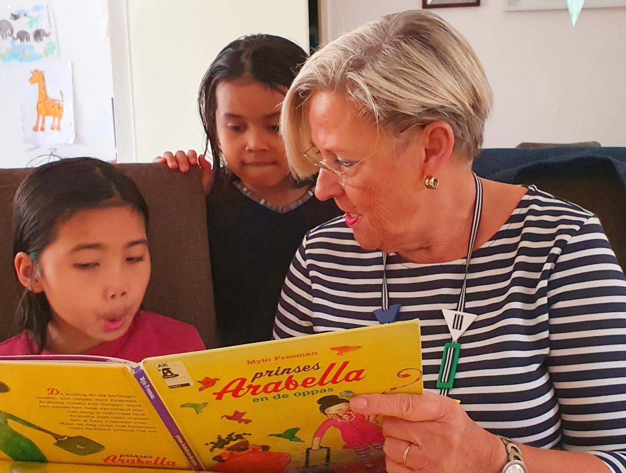 SCHUNCK vrijwilliger Riet Janssen Bibliotheek Voorlees Express