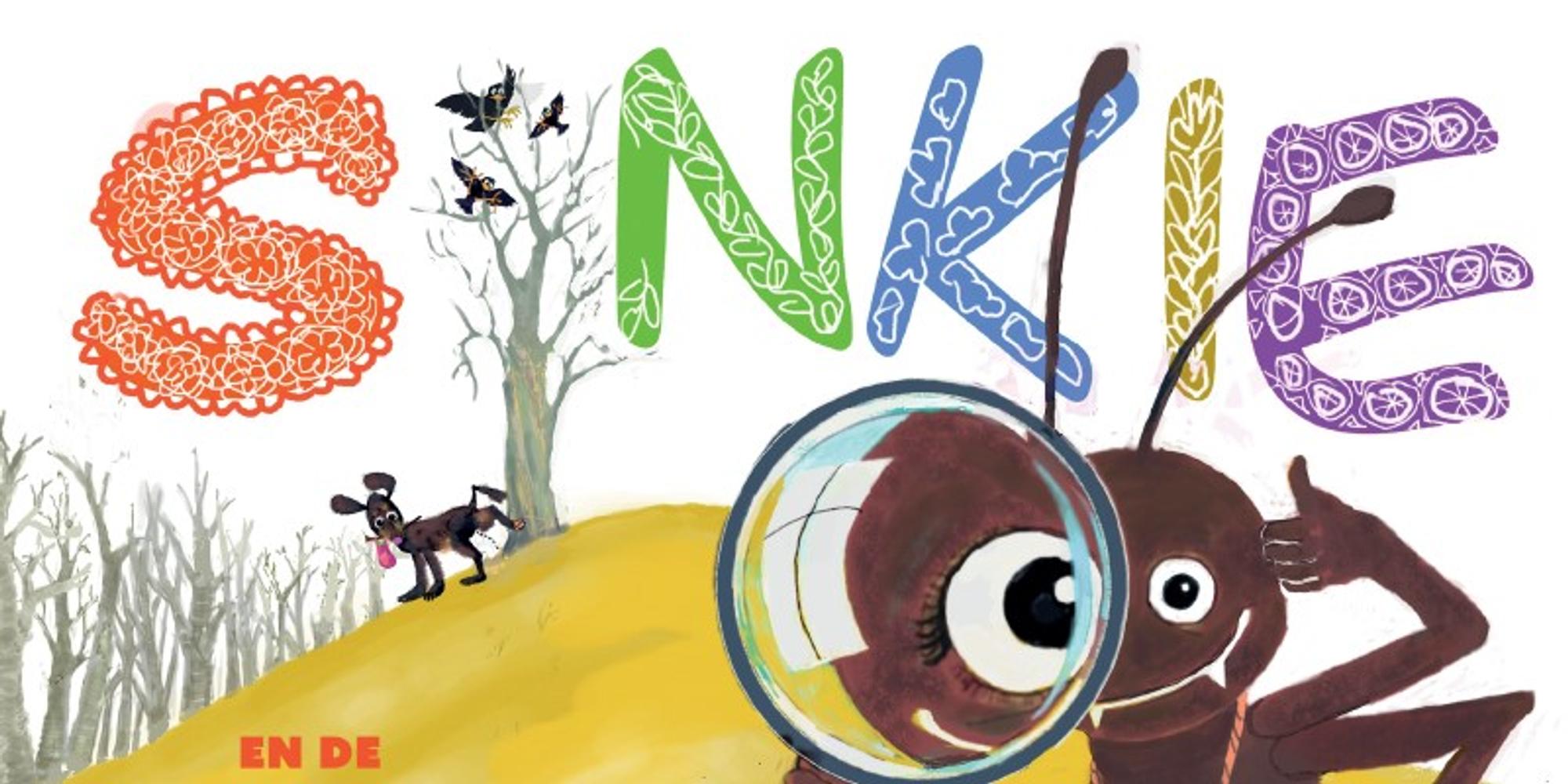 Het karakter Sinkie met vergrootglas en de titel 'Sinkie' in kleurrijke letters. Op de achtergrond zijn 3 vogels en 1 hond (als karaktertjes) bij een boom te zien. 