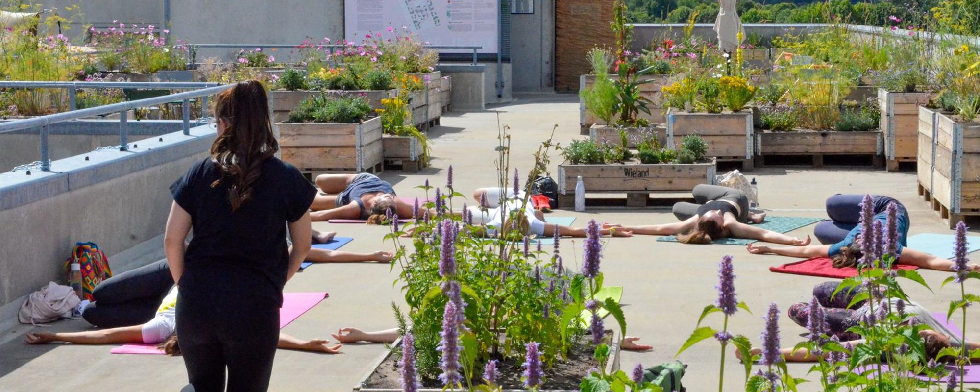 SCHUNCK Rooftop yoga slider2