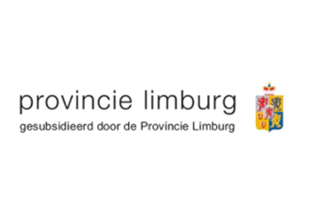 Logo met de tekst “Provincie Limburg, gesubsidieerd door de Provincie Limburg” en rechts daarvan een illustratie van het Limburgse wapen: een schildvorm met vier gekleurde vlakken (rood, geel, blauw) met leeuwen en een kroon erboven.