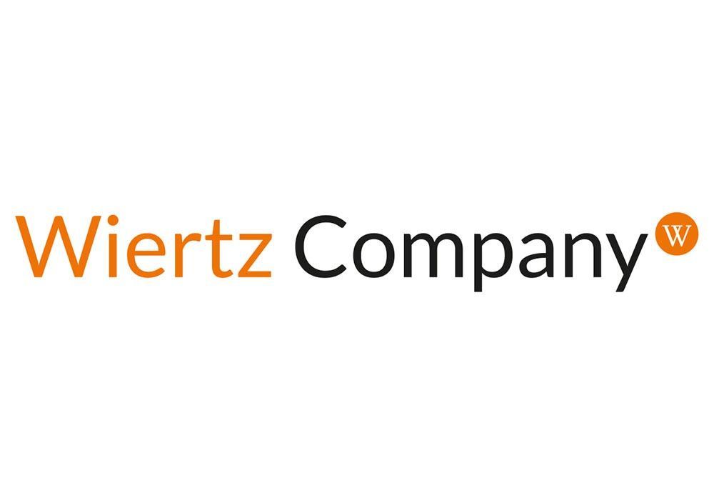 Logo van Wiertz Company met het woord "Wiertz" in oranje, "Company" in zwart en een oranje cirkel met een witte "W" erin aan het einde.
