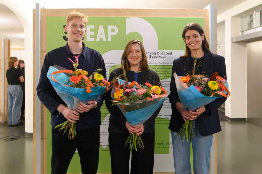 Groepsfoto winnaars, van links naar rechts: Fabian Jäger, Frederike Hagen, Judith Baumeister