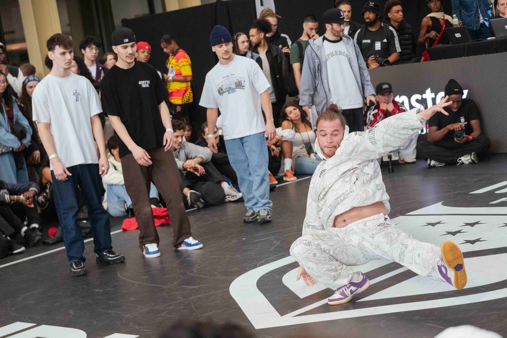 Luc Arnoldussen Aan Het Dansen Tijdens Undisputed Paris (1)