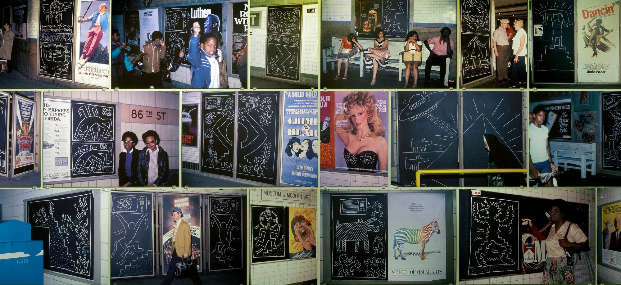 Een collage van kunstwerken in een metrostation, getekend op schoolborden. Mensen staan erbij. Posters en advertenties op de achtergrond.