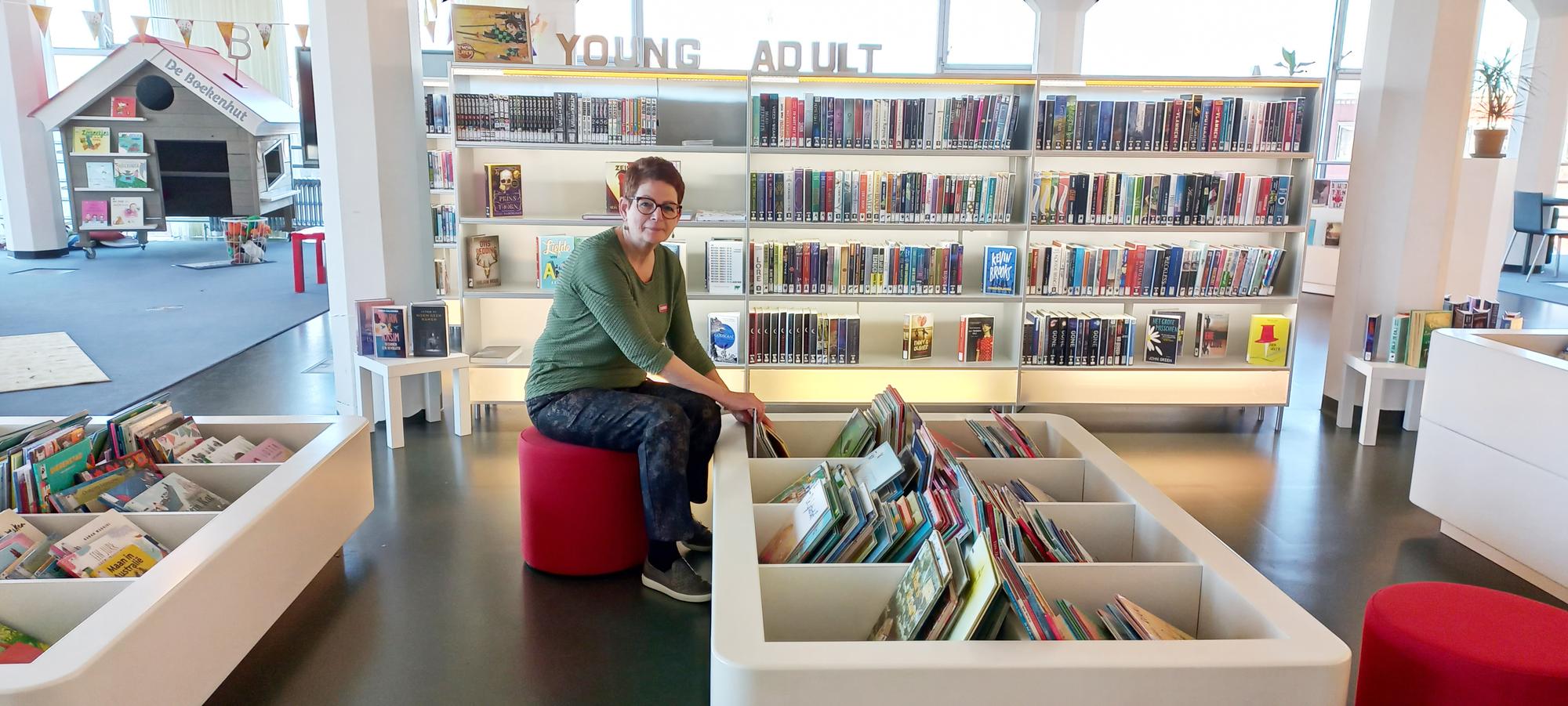 SCHUNCK Vrijwilliger Ine Van Dooren Bibliotheek