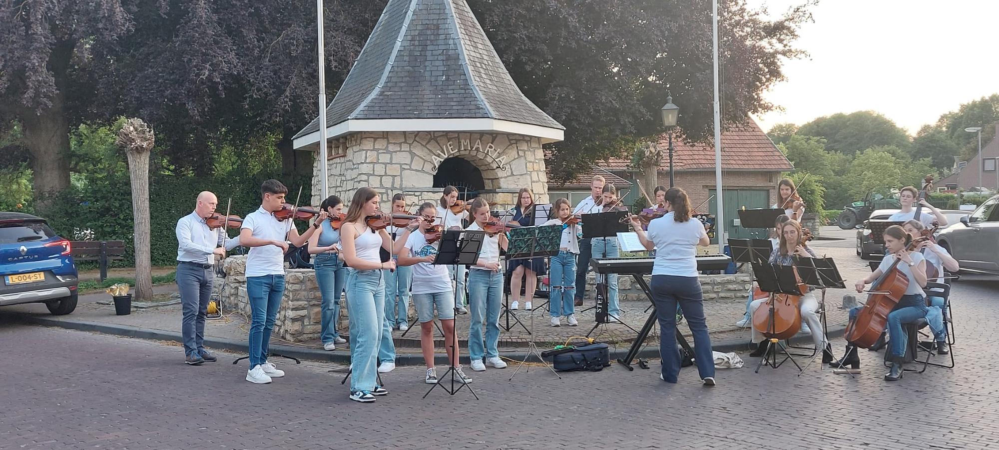 Optreden Craubeek, Strijkensembles Schunck En Smk