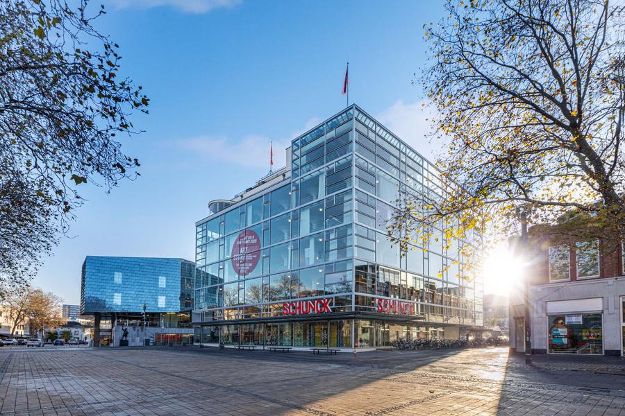 SCHUNCK Glaspaleis vanaf de Bongerd.