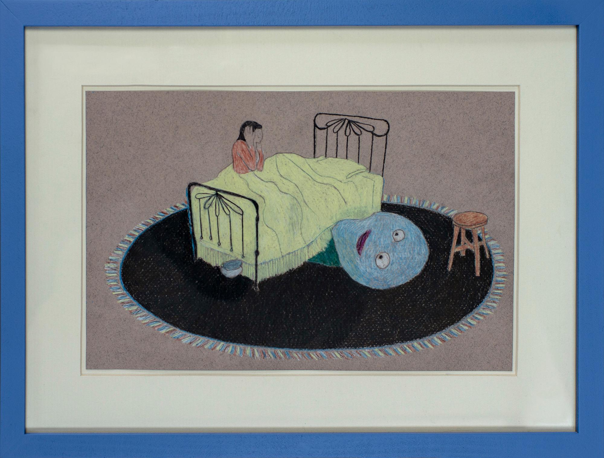 Kunstwerk van een meisje op een bed, met een groot blauw hoofd onder het bed op een zwart vloerkleed; omlijst door een blauwe lijst. Gemaakt door Keetje Mans