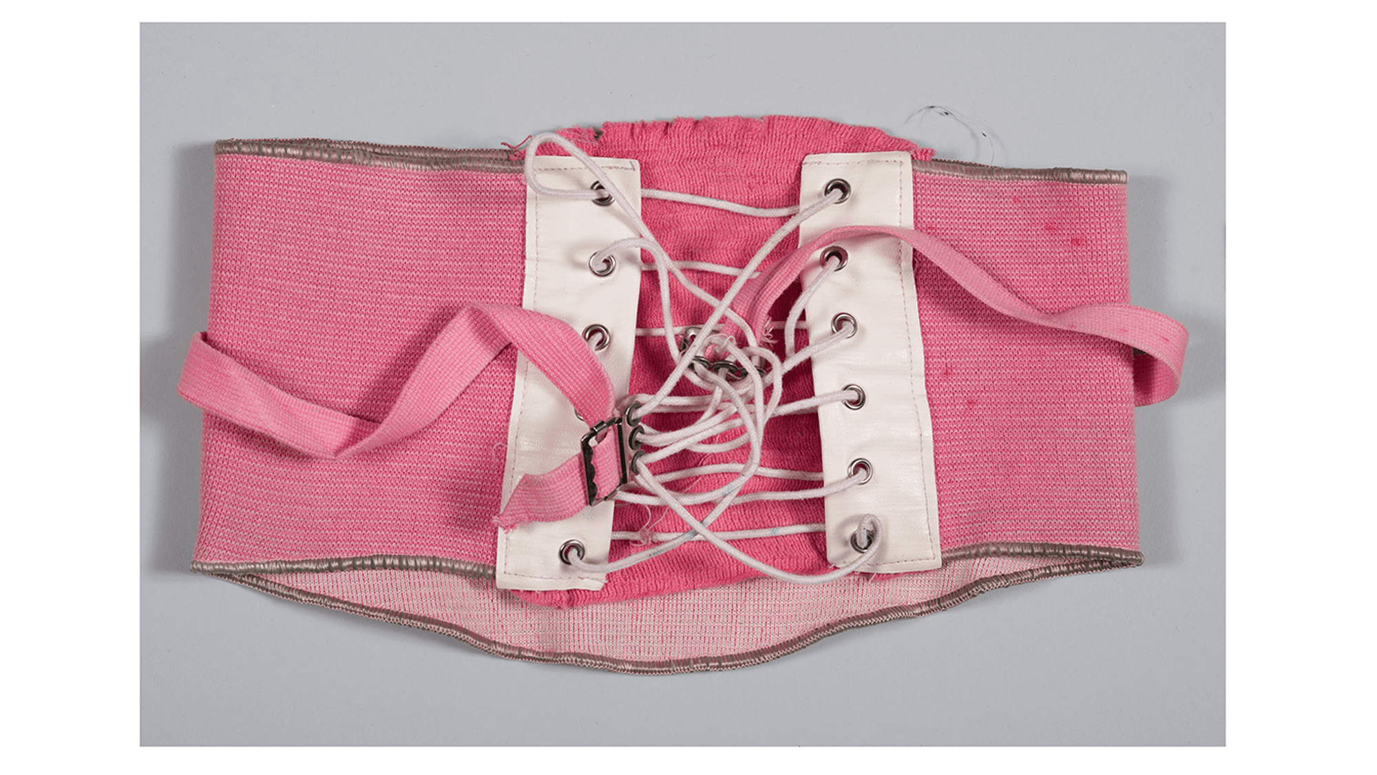 Roze korset van Andy Warhol.