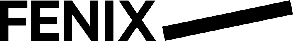 Logo met zwarte tekst in strak, modern lettertype: “FENIX”, met een diagonale balk die loopt van de linkeronderkant naar de rechterbovenkant.