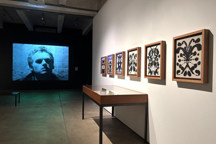 Zaalfoto Andy Warhol: Vanitas in Pittsburgh.