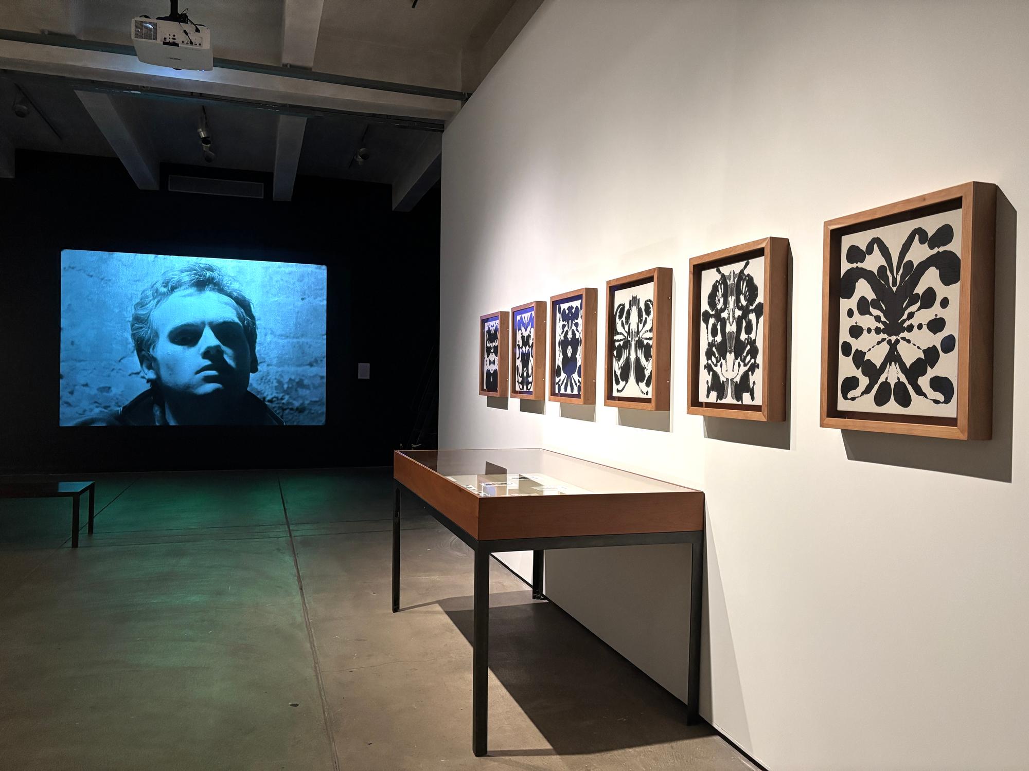 Zaalfoto Andy Warhol: Vanitas in Pittsburgh.