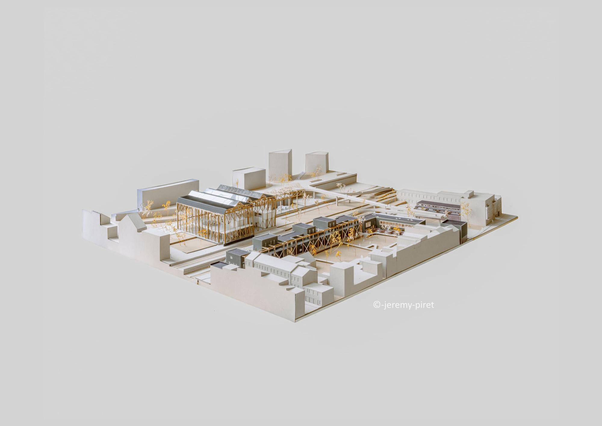 1 Louis.deffense Remi.nicolas Benoit.istasse Ea P35 Representative Image Small