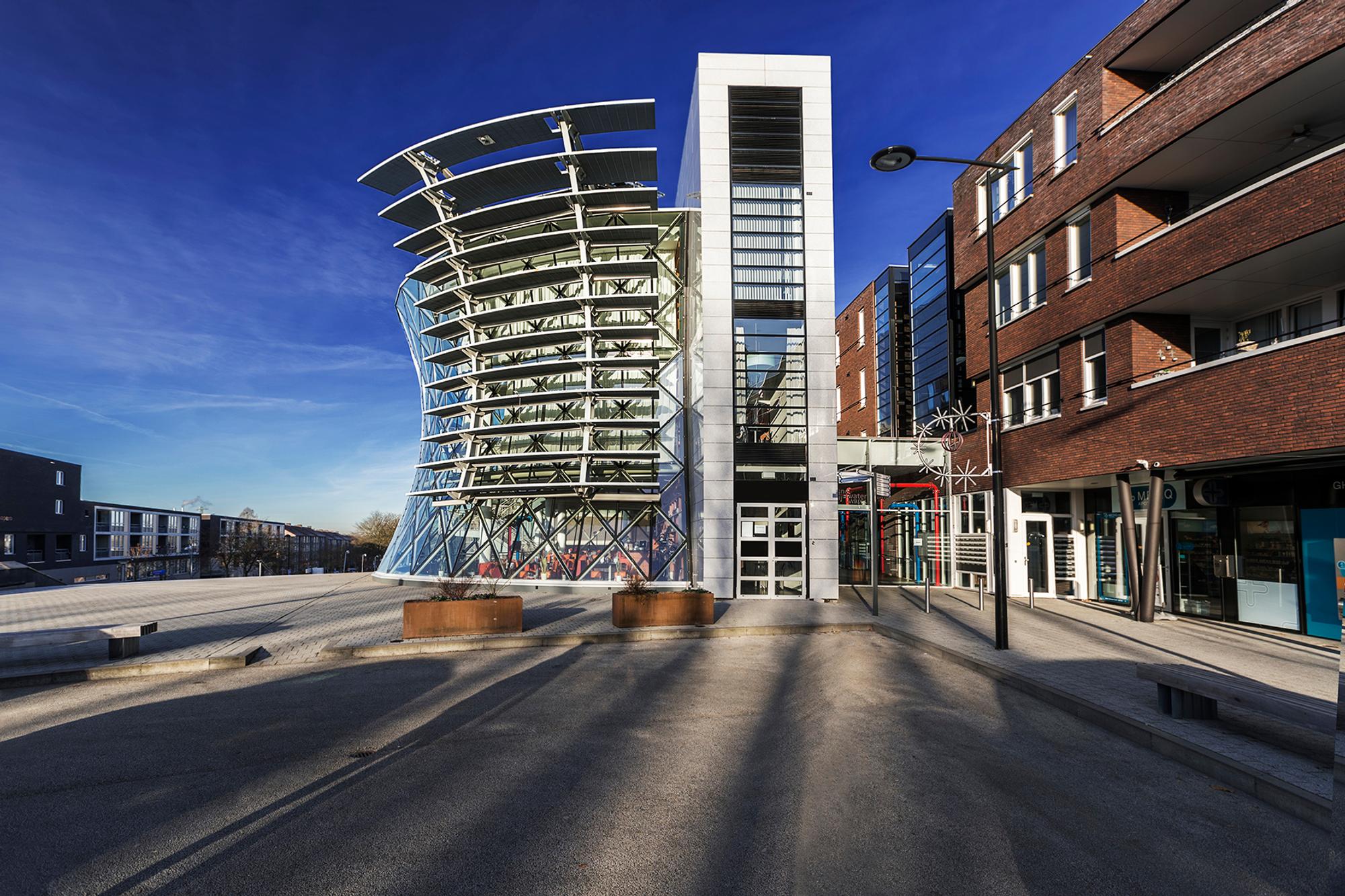 Buitenaanzicht SCHUNCK Bibliotheek Heerlerheide.